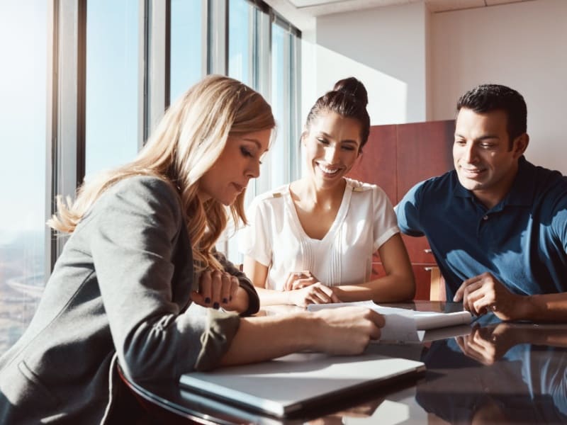 ¿Qué estudian principalmente las ciencias sociales?