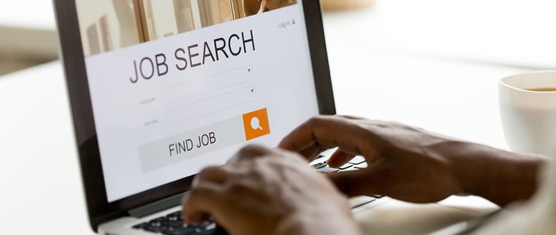 Cómo buscar trabajo mientras sigues empleado: 5 consejos clave