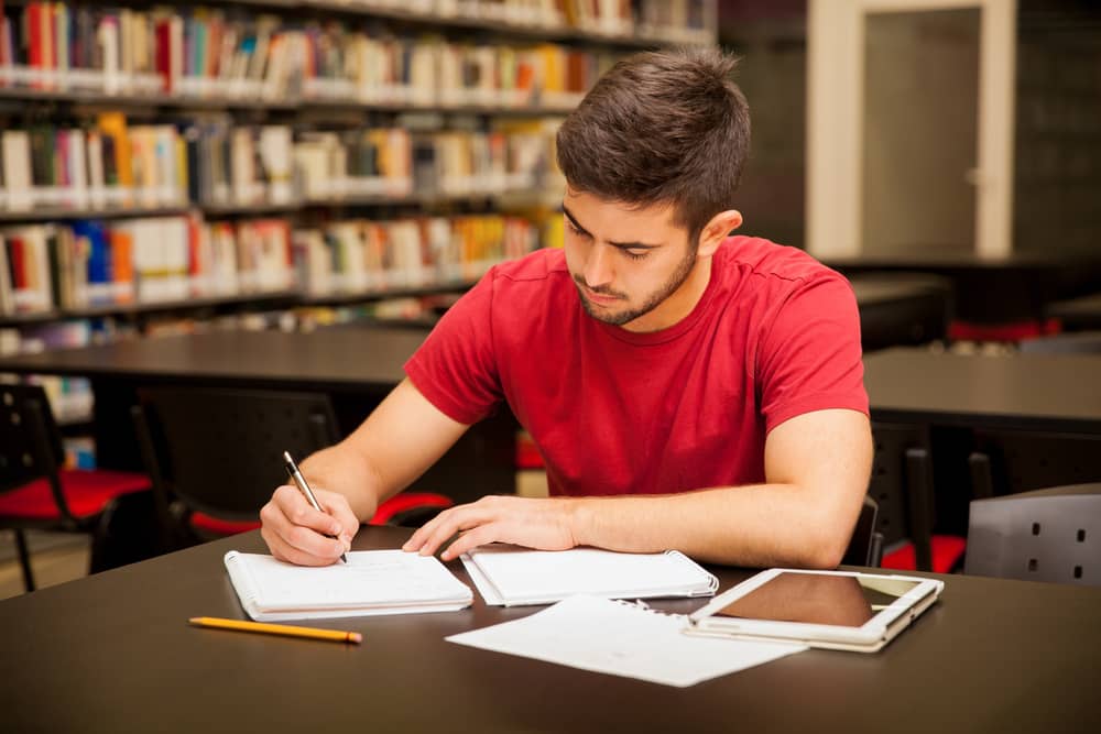 becas_que_puedes_aplica_uvm_1