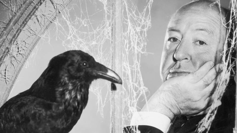 Alfred Hitchcock: Quién es y 10 cosas que debes saber sobre el maestro del cine