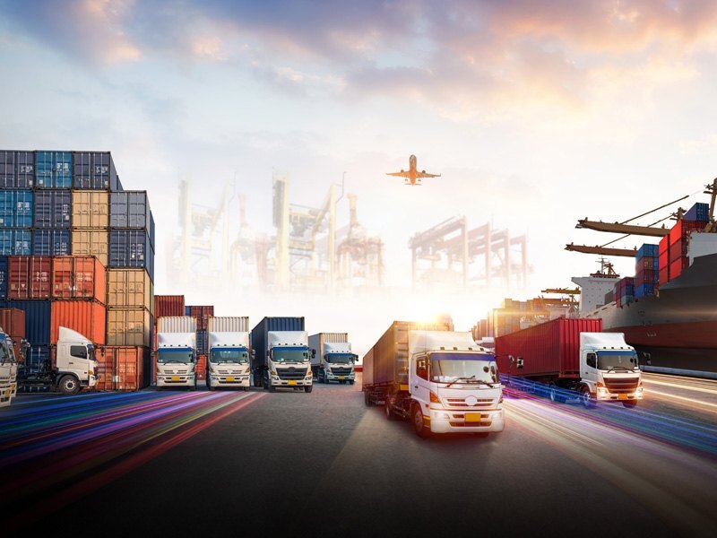 Transporte internacional de mercancías por tierra, mar y aire – logística global y cadena de suministro