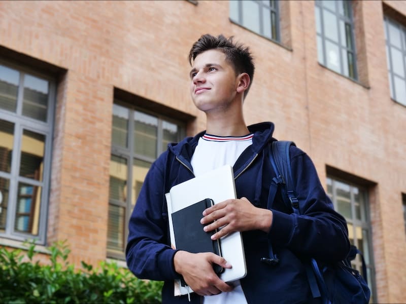 Estudiante en formación acelerada en un bootcamp profesional