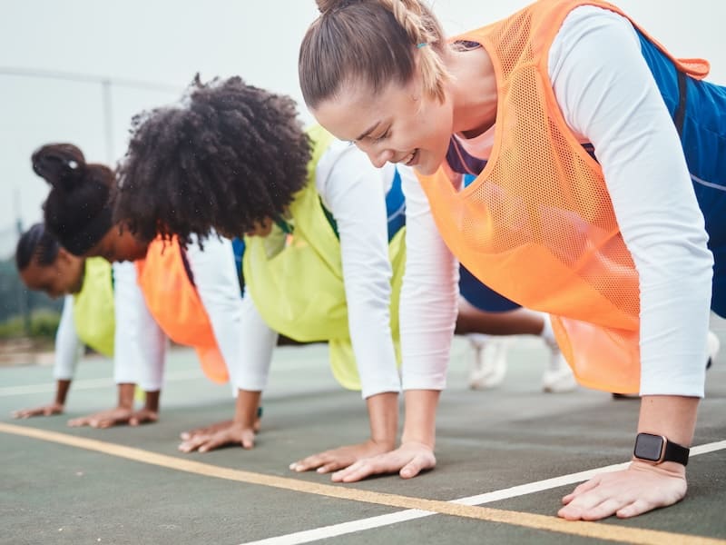 Estudiantes con beca deportiva en la universidad