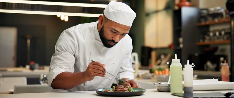 ¿Qué hace un chef? Tipos, funciones y cómo estudiar gastronomía en México