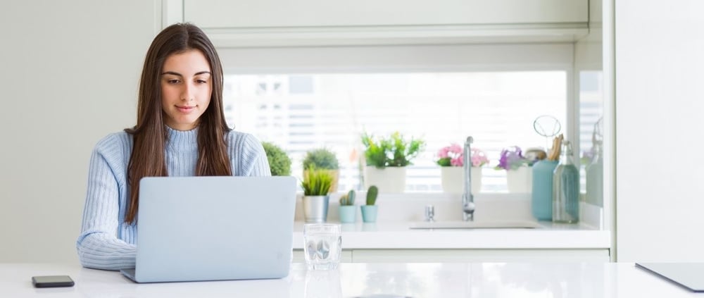 Ventajas de estudiar la prepa en línea: Flexibilidad, ahorro y éxito profesional