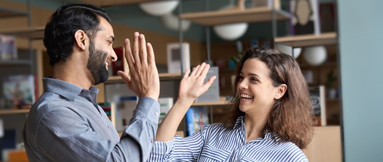 Diferencias entre un jefe y un líder: Características y ejemplos 2026