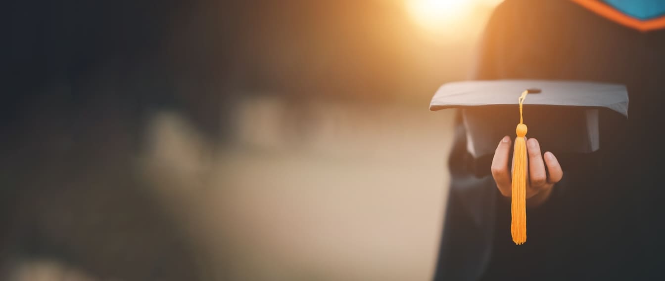 ¿Qué hacer después de terminar la universidad? Opciones y pasos clave